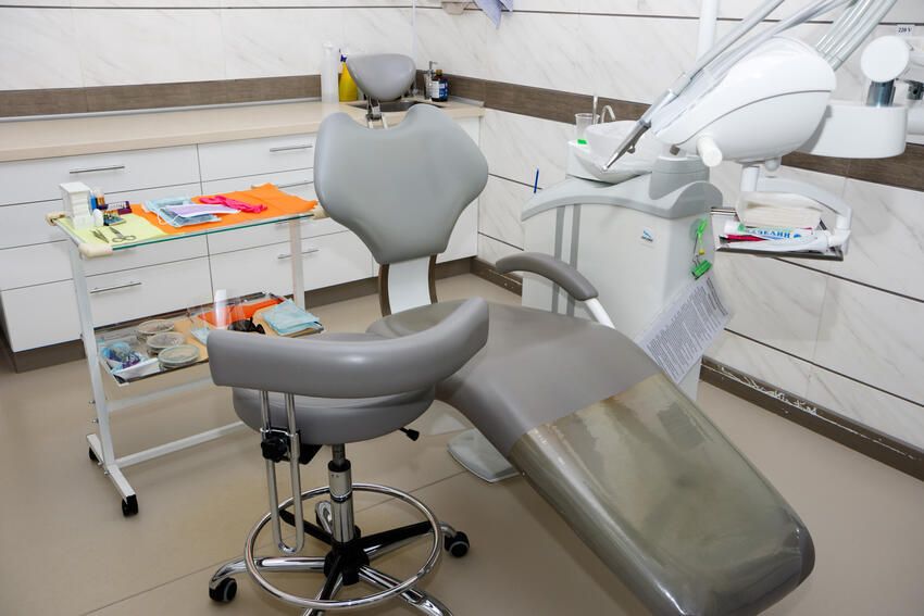 Стоматологические клиники Днепра: 5 критериев выбора стоматологии для взрослых и детей