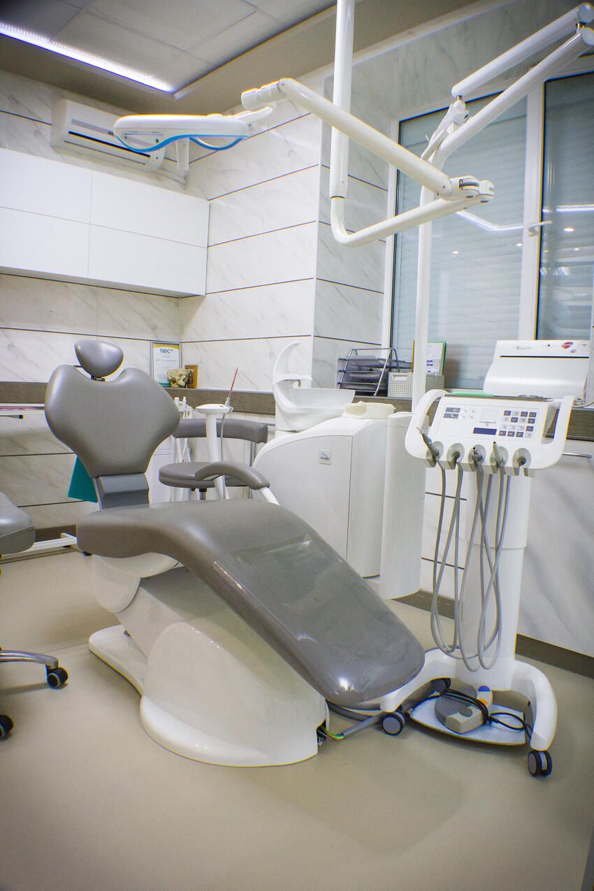 Стоматологические клиники Днепра: 5 критериев выбора стоматологии для взрослых и детей