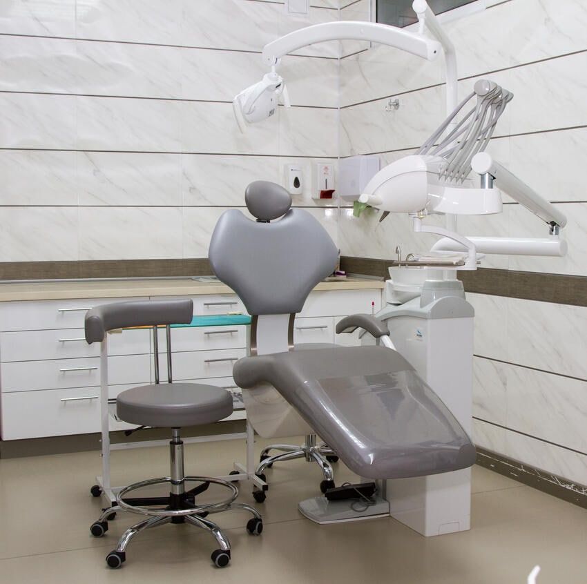 Стоматологические клиники Днепра: 5 критериев выбора стоматологии для взрослых и детей