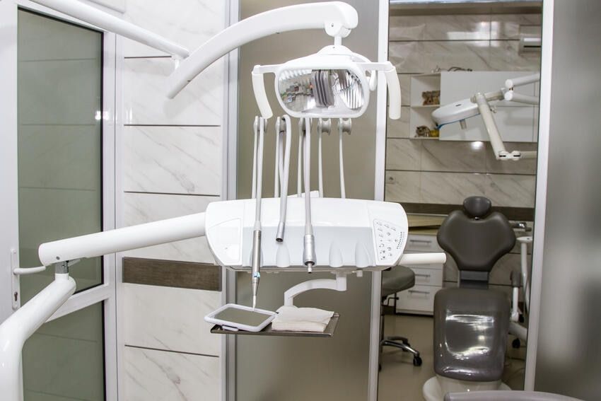 Стоматологические клиники Днепра: 5 критериев выбора стоматологии для взрослых и детей