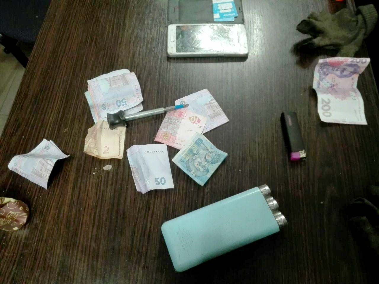 Разбой в Днепре: на мужчину напали возле подъезда. Новости Днепра