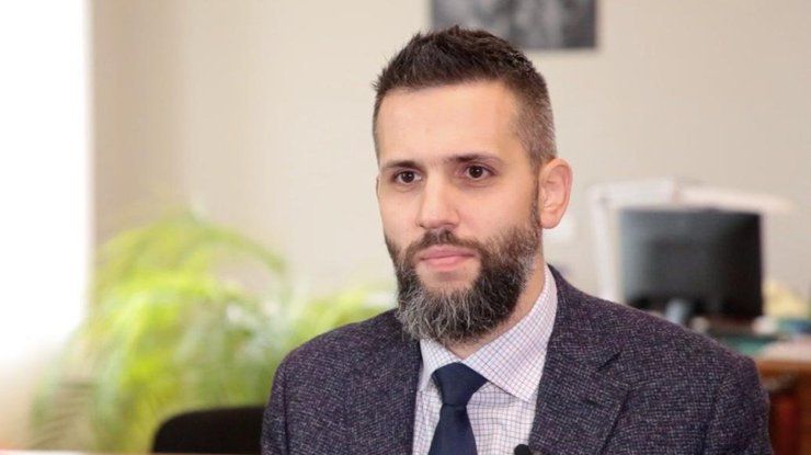 «Грязные танцы»: главного таможенника страны Нефедова засняли с полуголыми девушками в клубе. Новости Украины