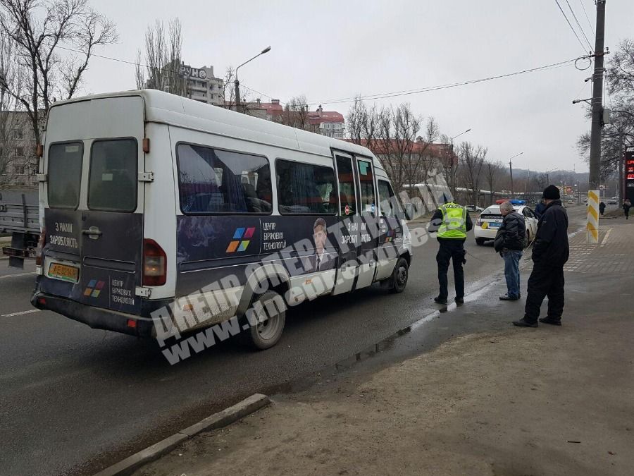 В Днепре грузовик врезался в маршрутку. Новости Днепра