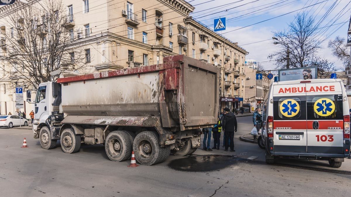 В центре Днепра грузовик переехал мужчину. Новости Днепра