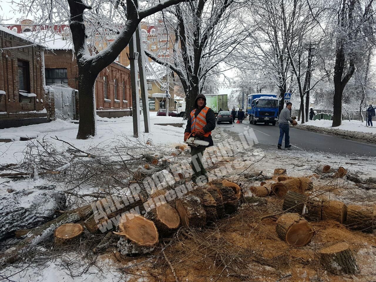 В Днепре полиция перекрыла движение транспорта. Новости Днепра