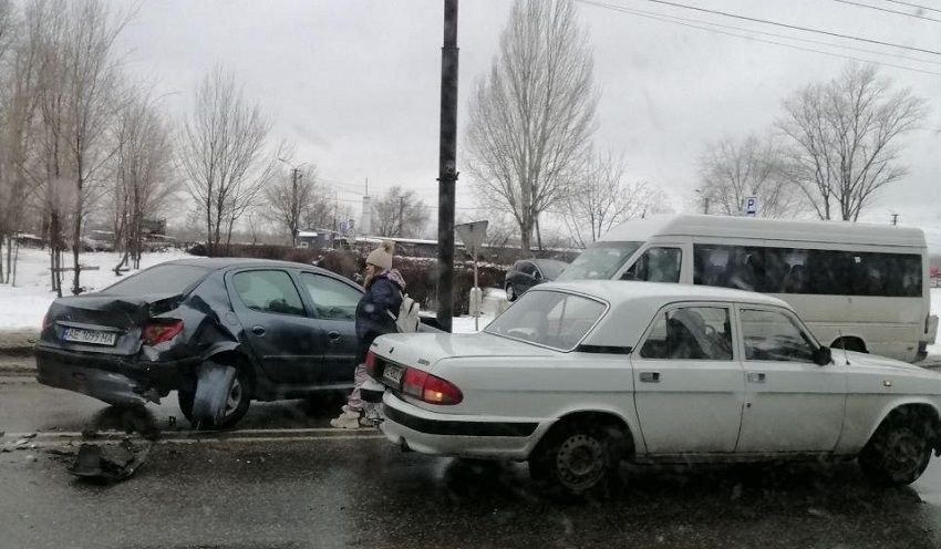 В Днепре произошло тройное ДТП с микроавтобусом. Новости Днепра