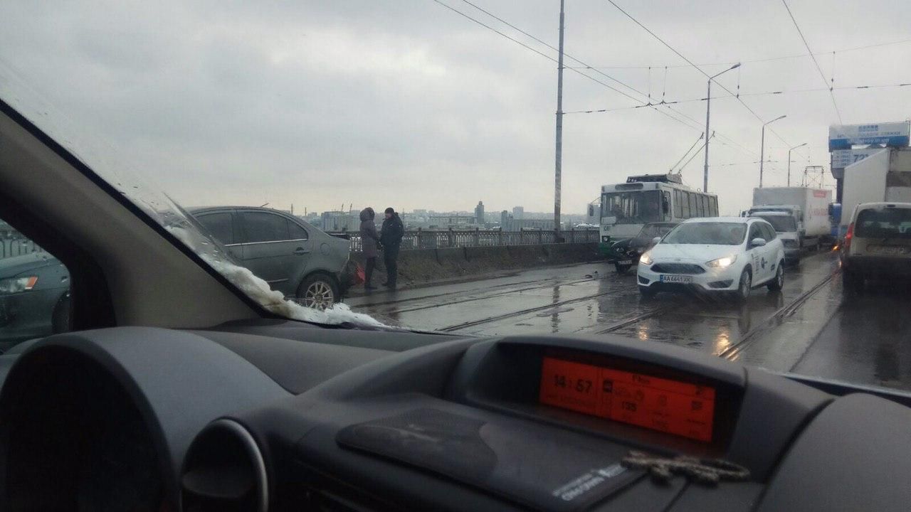 ДТП на Амурском мосту заблокировало движение. Новости Днепра