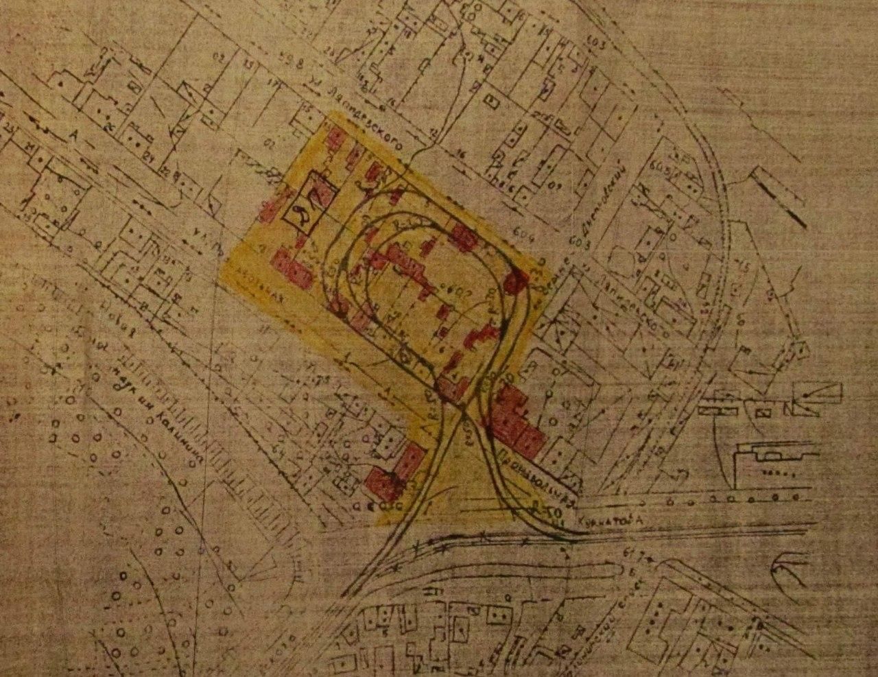 В Днепре из-за памятника Петровскому переносили кольцо трамвая и сносили целый квартал. Новости Днепра