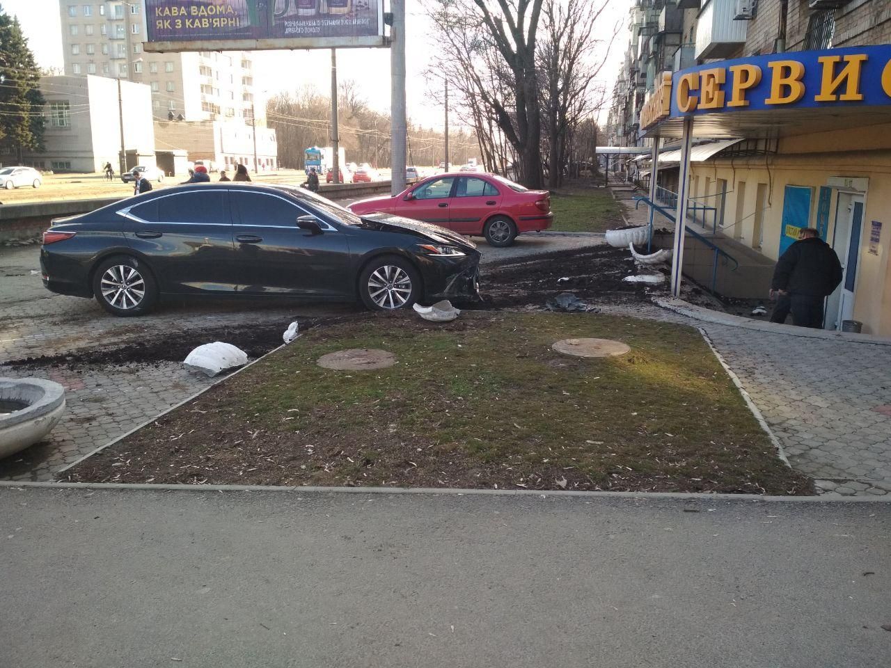 В Днепре авто на большой скорости слетело с дороги на пешехода. Новости Днепра