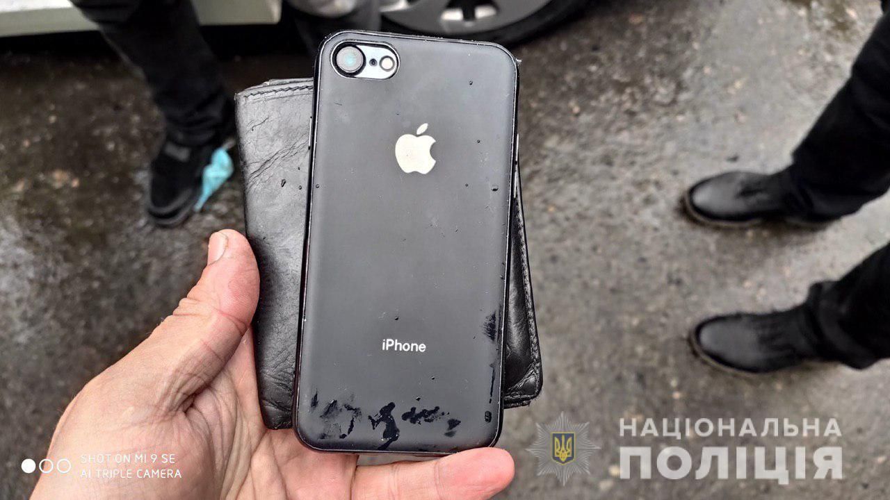 Увидел сумку в авто: в Днепре иностранец ограбил женщину. Новости Днепра