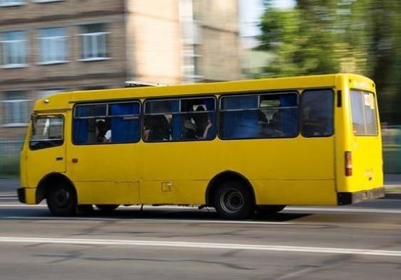 В Днепре у маршрутки на ходу отвалилась дверь. Новости Днепра