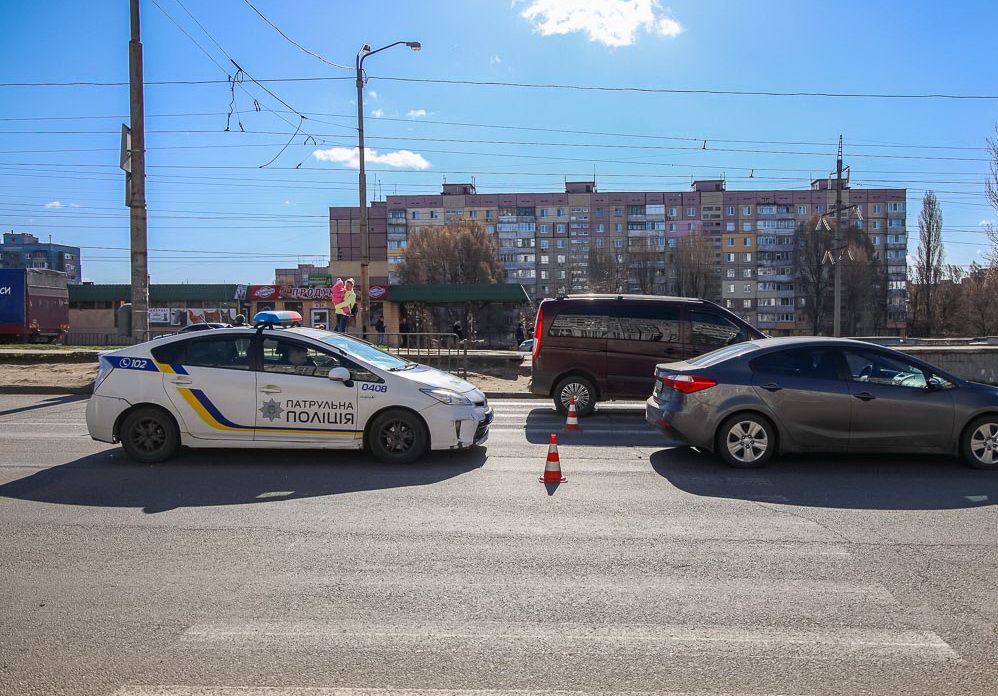 В Днепре на пешеходном переходе сбили девушку. Новости Днепра