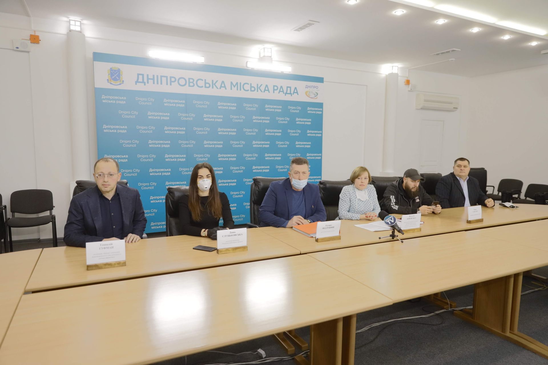 В Днепре во время карантина пенсионерам развозят продукты. Новости Днепра