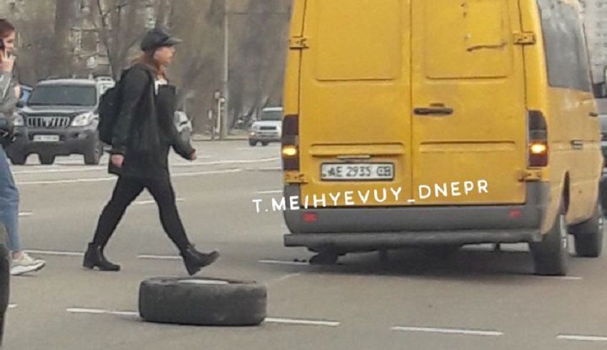 В Днепре у маршрутки отлетело колесо. Новости Днепра