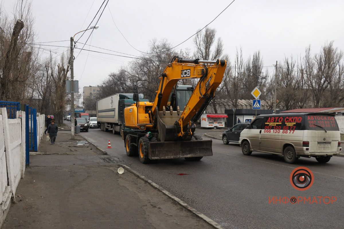 В Днепре экскаватор сбил женщину. Новости Днепра