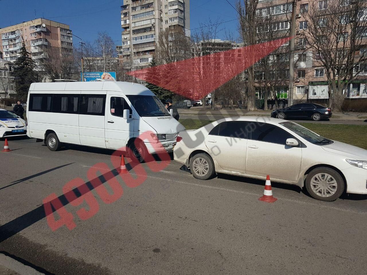 В Днепре маршрутка попала в ДТП: пострадала женщина. Новости Днепра