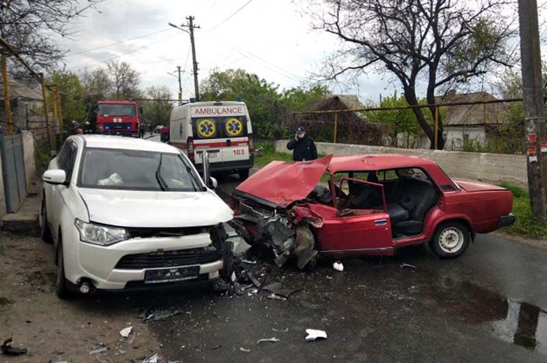 ДТП в Днепре: водителя вырезали из авто. Новости Днепра
