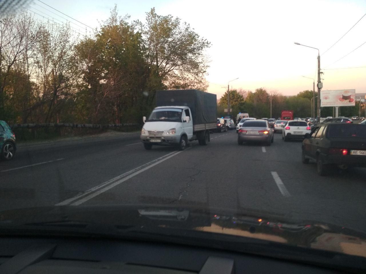 ДТП с мотоциклистом в Днепре: на дороге образовалась пробка. Новости Днепра