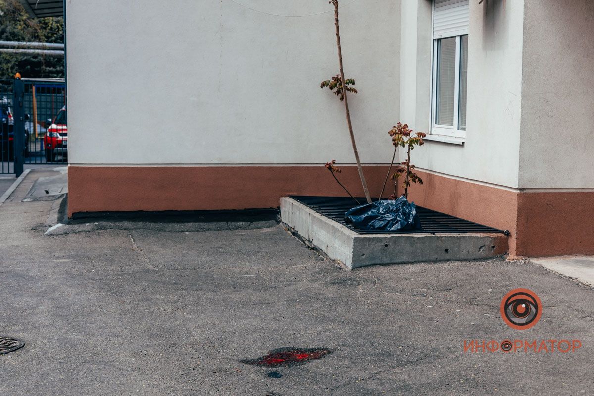 В Днепре мужчина умер после падения из окна многоэтажки. Новости Днепра