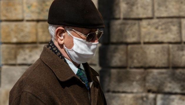 Какие категории работников старше 60 лет могут выходить на работу во время карантина. Новости Украины