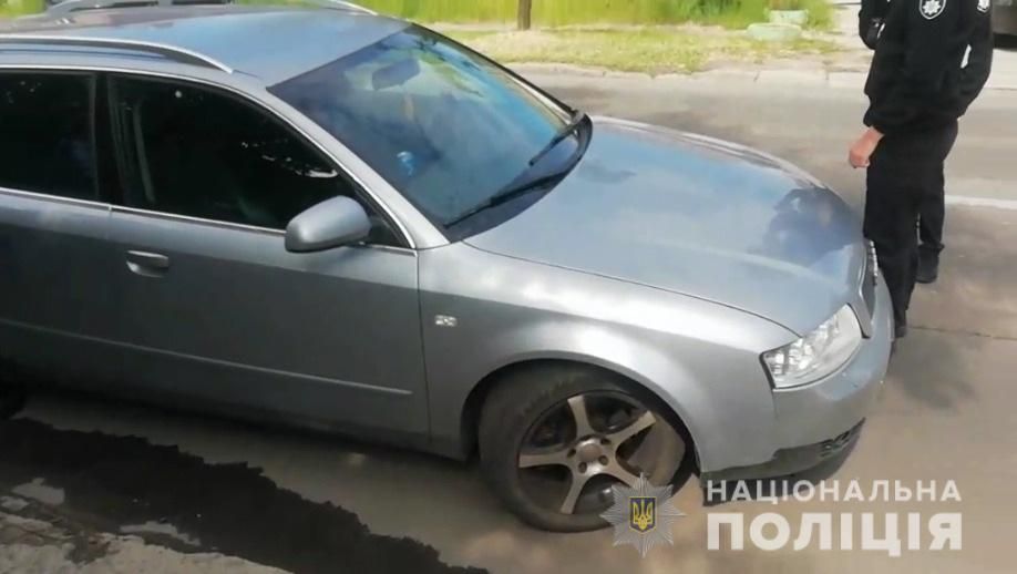 В Днепре 20 человек напали на полицейских нападение на полицию в Днепре