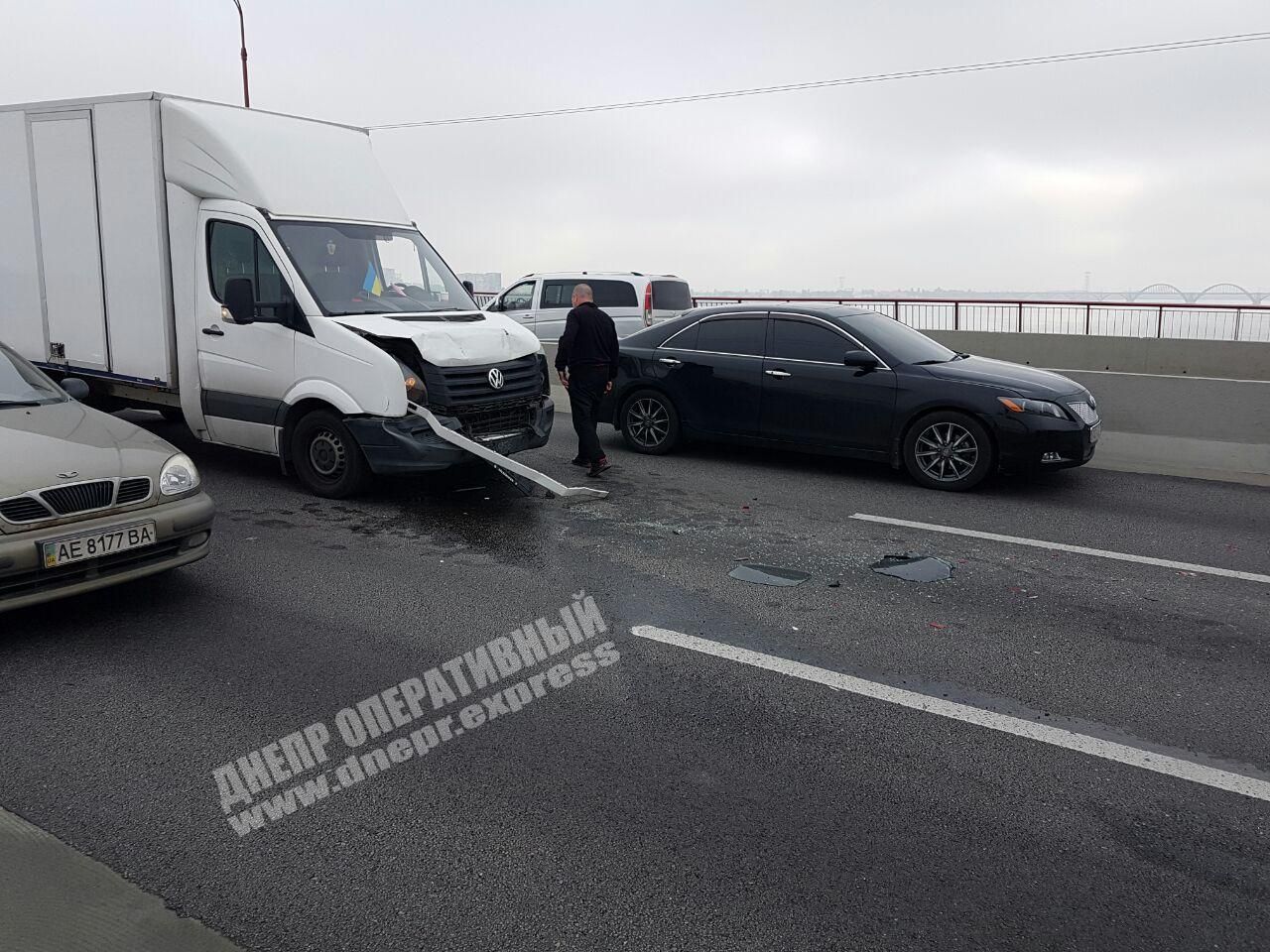 ДТП на Новом мосту: огромная пробка. Новости Днепра