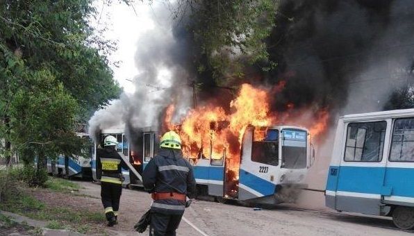 В Днепре сгорел трамвай. Новости Днепра