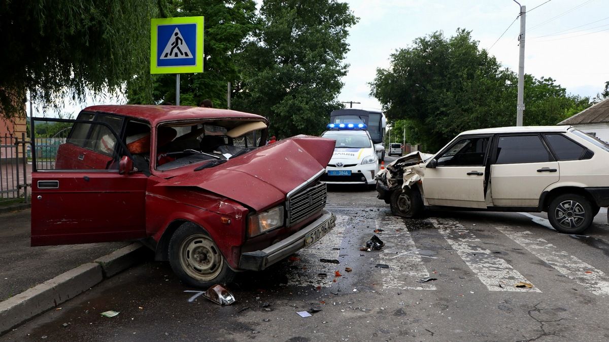 В Днепре столкнулись 2 ВАЗа. Новости Днепра