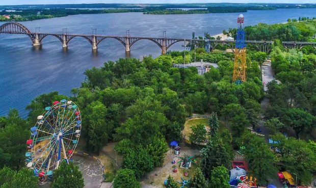 Днепряне считают, что в сфере благоустройства города за последний год произошло улучшение. Новости Днепра