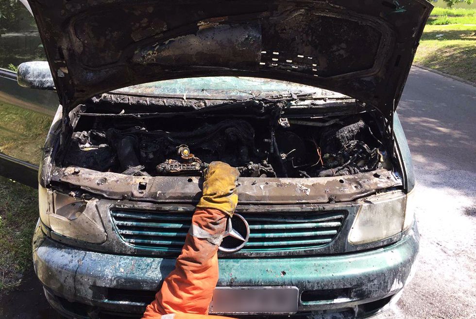 пожар Днепр горел автомобиль спасатели ГСЧС