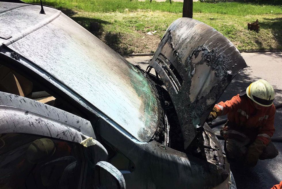 пожар Днепр горел автомобиль спасатели ГСЧС