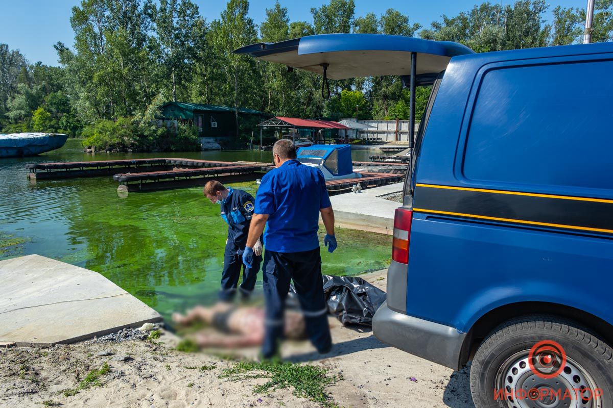 В Днепре выловили труп: нужна помощь в опознании. Новости Днепра