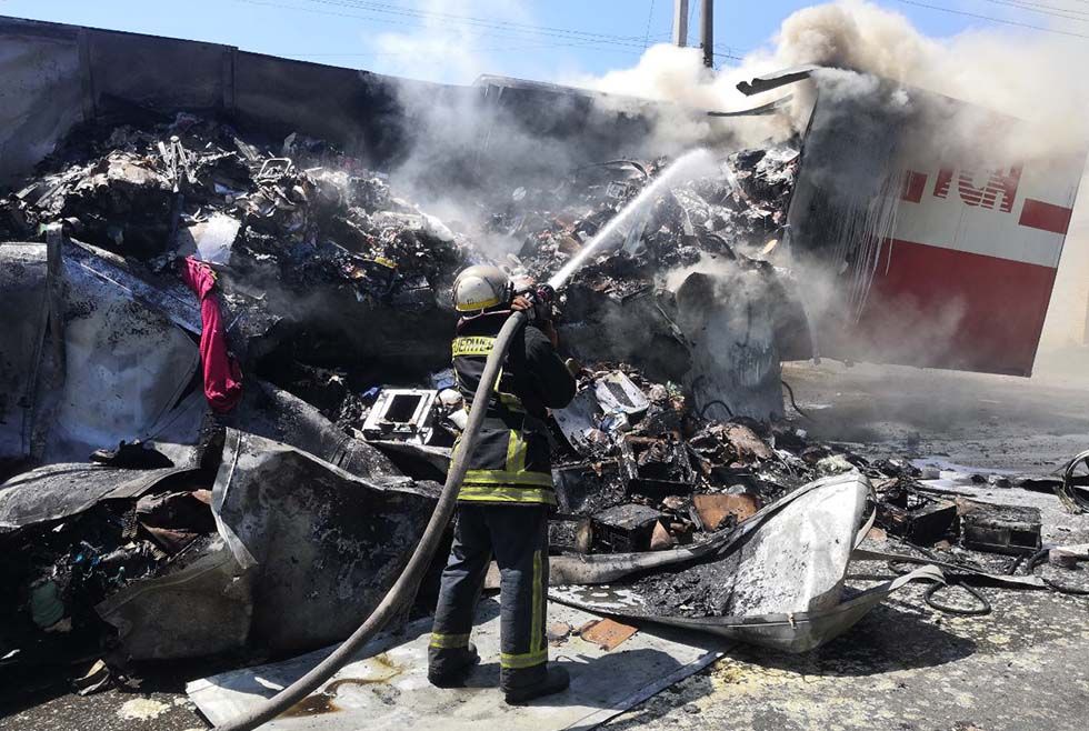 На Днепропетровщине сгорел грузовик с посылками. Новости Днепра