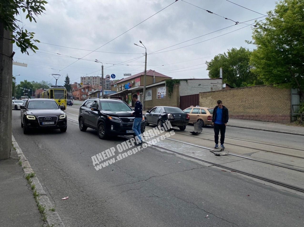 «Резко повернул»: ДТП с 2 авто в Днепре. Новости Днепра