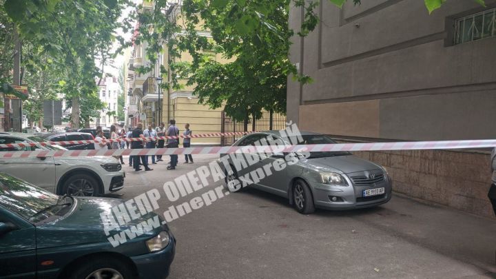 В центре Днепра у мужчины украли 4 миллиона гривен ограбление Днепр 4 миллиона