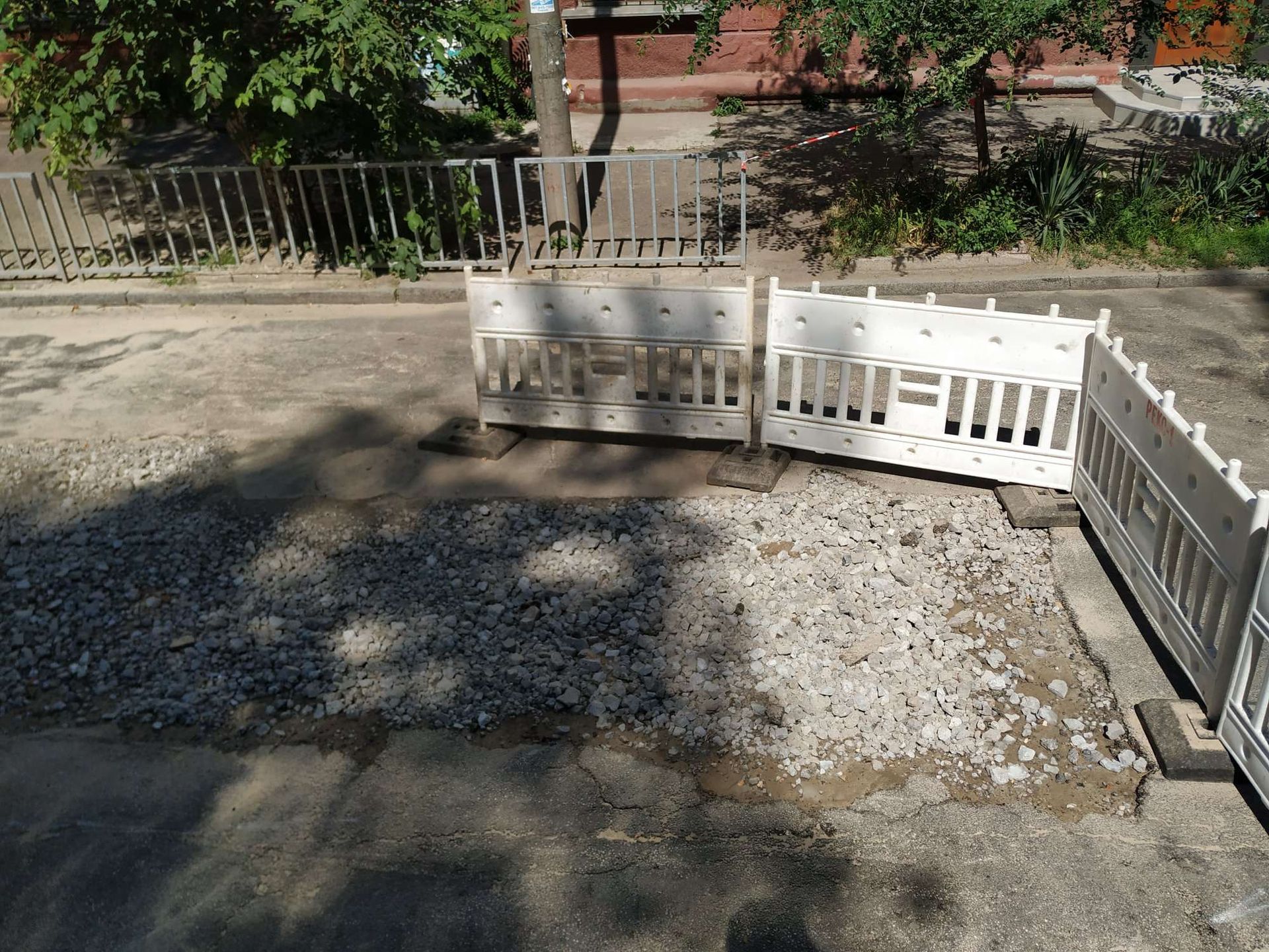 В центре Днепра, на Гоголя, снова провалился асфальт. Новости Днепра