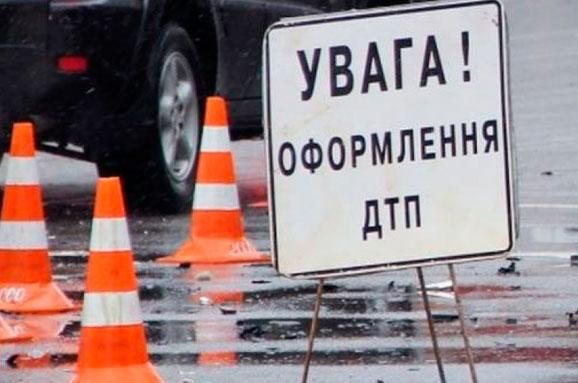 У внедорожника отлетело колесо, движение трамваев оказалось заблокировано. Новости Днепра