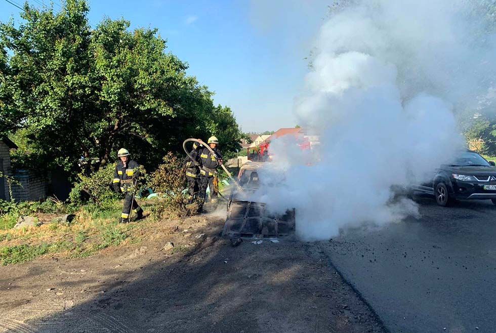 В Днепре сгорел автомобиль. Новости Днепра