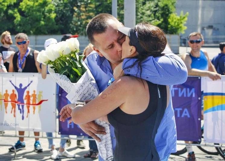 Филатов поздравил жену с Днем рождения. Новости Днепра