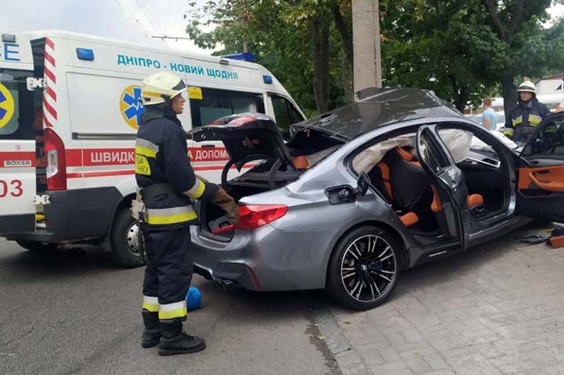 Смертельное ДТП в Днепре: авто влетело в столб. Новости Днепра