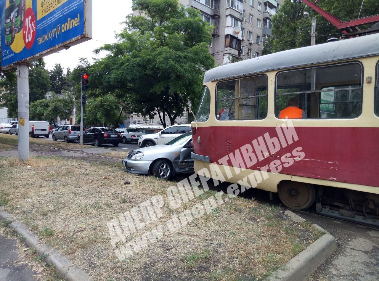 В Днепре произошло ДТП с трамваем. Новости Днепра