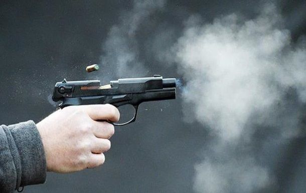 Мужчина был в состоянии алкогольного опьянения, ездил в таком виде за рулем, а потом и вовсе стал стрелять.. Новости Днепра