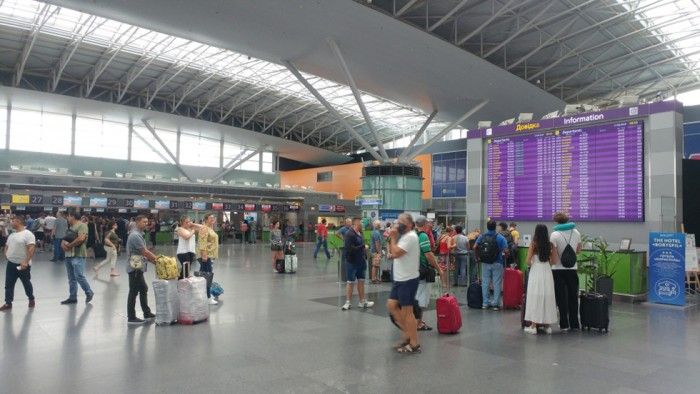 Сколько украинцев хотят покинуть страну. Новости Днепра