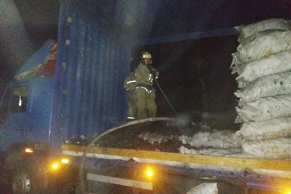 Загорелся грузовик с углем. Новости Днепра