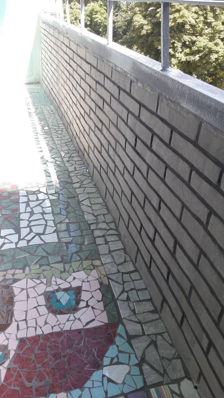 Жительница дома создала шедевр на общем балконе. Новости Днепра