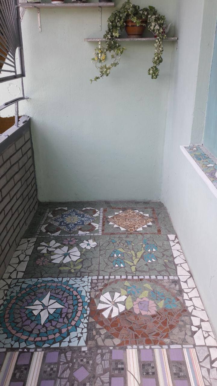 Жительница дома создала шедевр на общем балконе. Новости Днепра