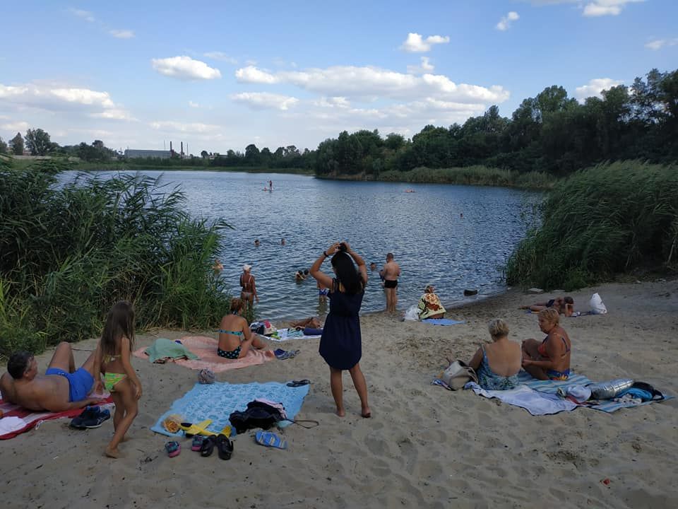 Горожане уничтожают берег озера. Новости Днепра