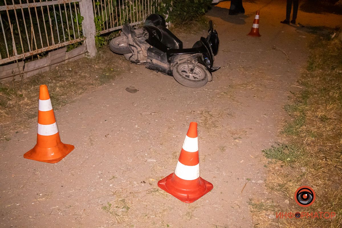 ДТП в Днепре: мотоциклист сбил инспектора полиции