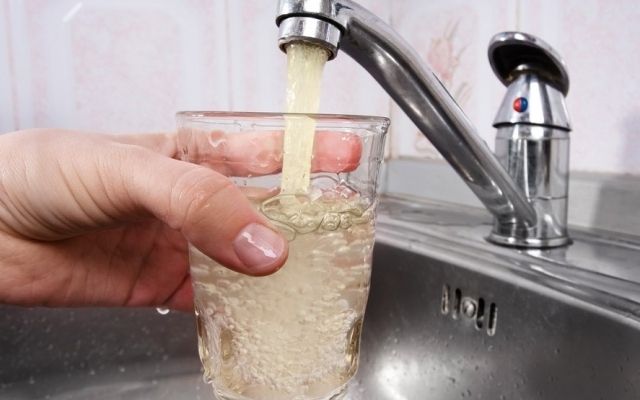 Пить воду из-под крана опасно для здоровья. Новости Днепра