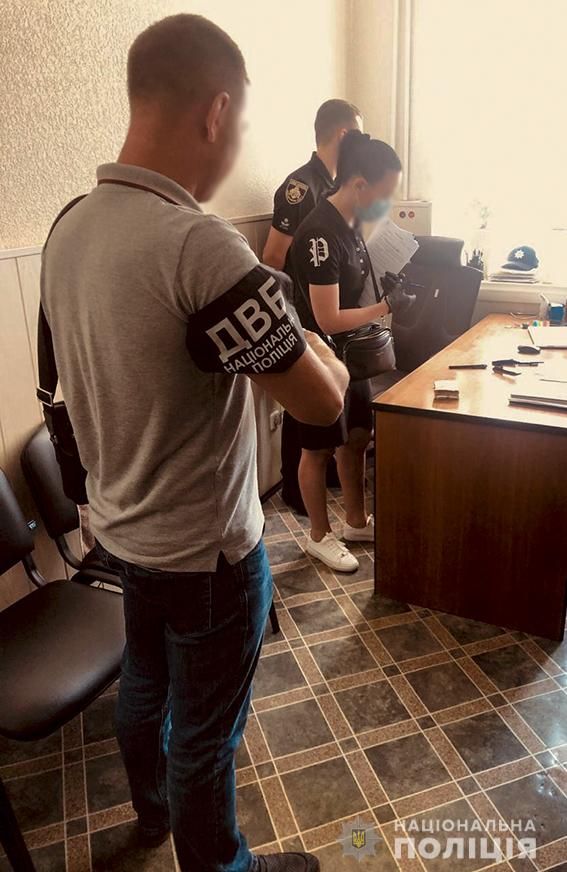 На Днепропетровщине мужчину задержали на взятке полицейскому. Новости Днепра